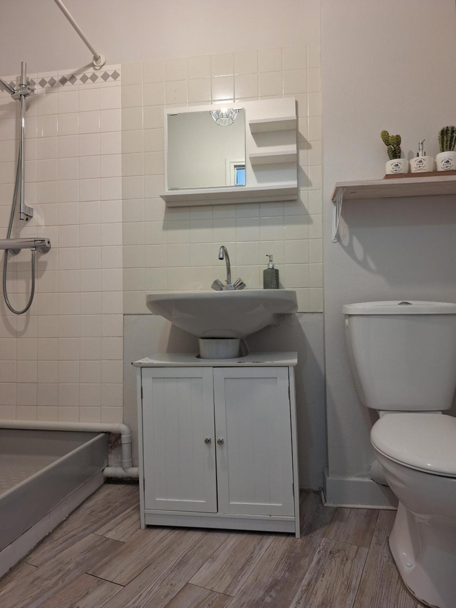 Appartement F2 Centre-Ville Issoire Avec Jolie Vue ภายนอก รูปภาพ