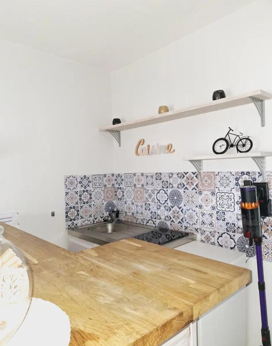 Appartement F2 Centre-Ville Issoire Avec Jolie Vue ภายนอก รูปภาพ